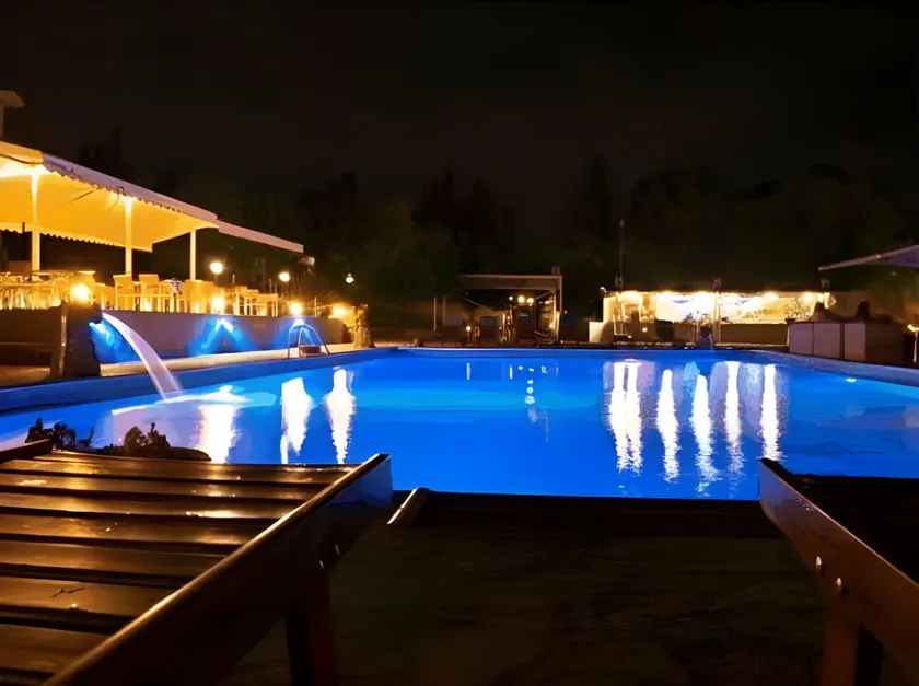 Tselikas Hotel - Image 1