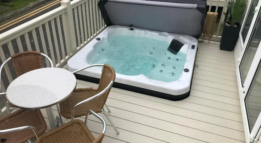 Hot Tub Accommodation North Wales Caravan - Image 1