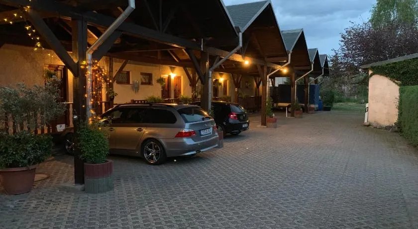 Schröder's Motel - Image 1