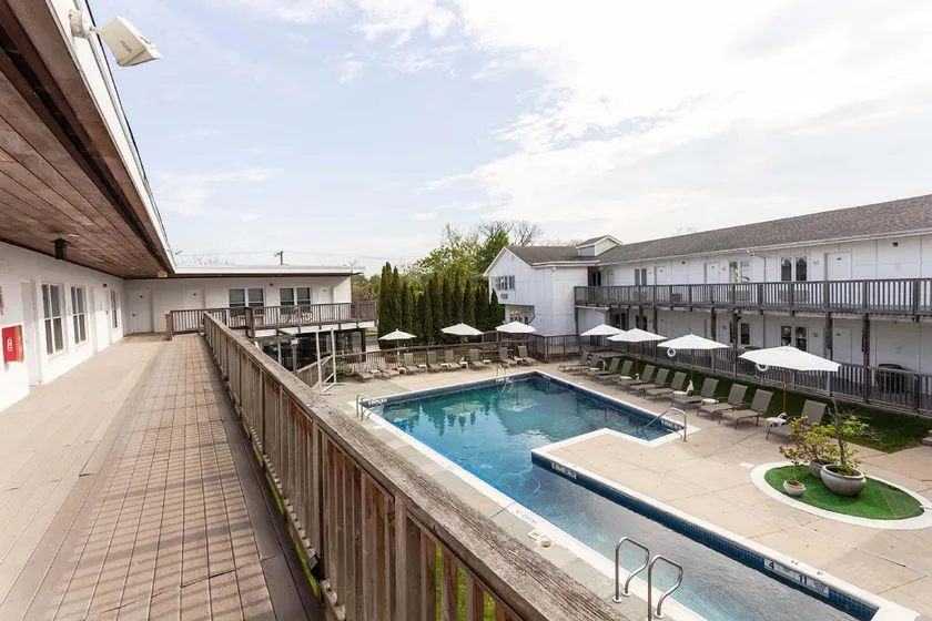 Greenporter Hotel - Image 1