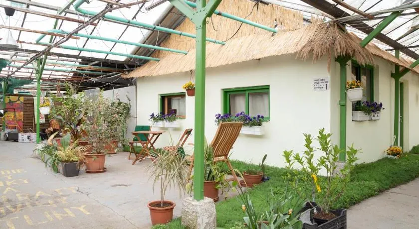 Rastlinky.sk Greenhouse Guestrooms - Image 1