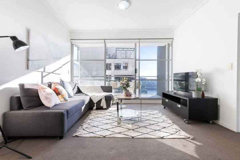 A Spacious 2BR Apt with an Amazing View Over Darling Harbour - Image 1