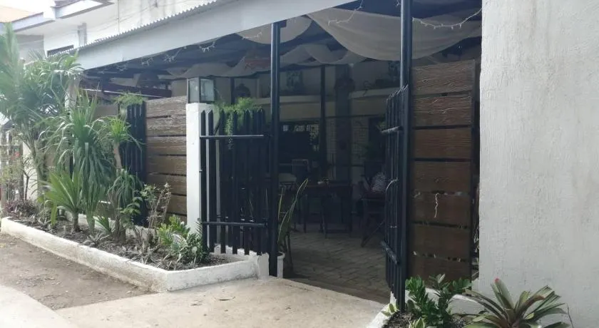 Cozy Inn Mactan - Image 1