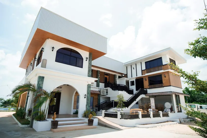 El Pergentina Holiday Beach Resort - Image 1