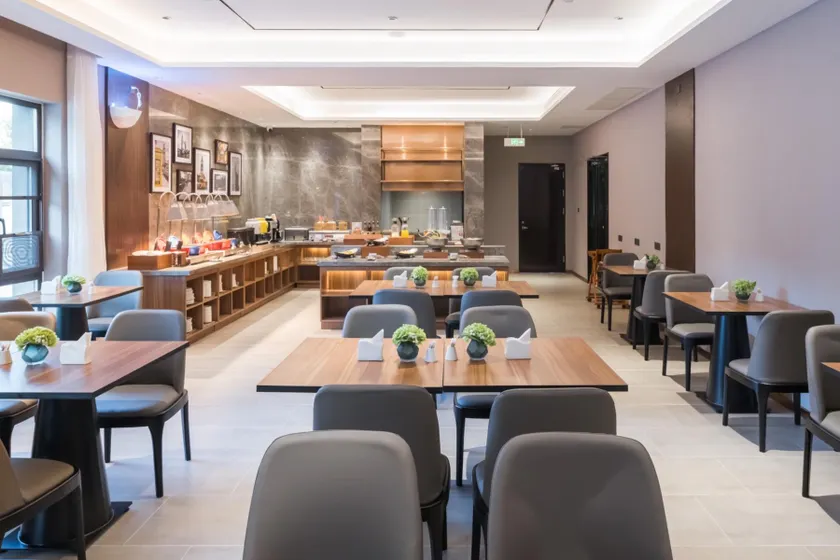 Home Inn Plus Shijiazhuang Zhengding Airport - Image 1