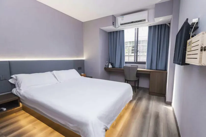 Sunshine Hostel - Image 1