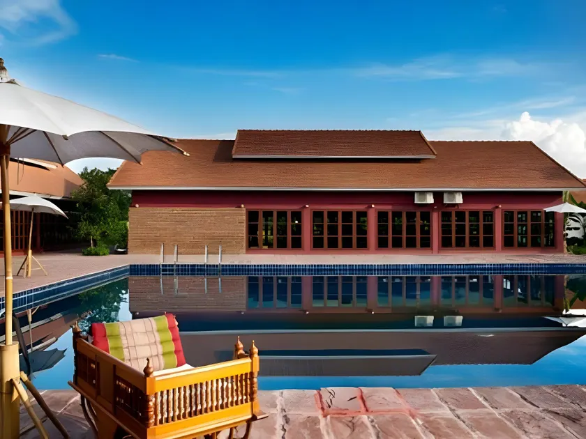 Chiangmai Royal Creek Hotel - Image 1