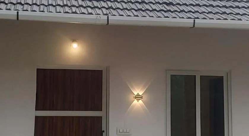 Katadi beach coral cottage - Image 1