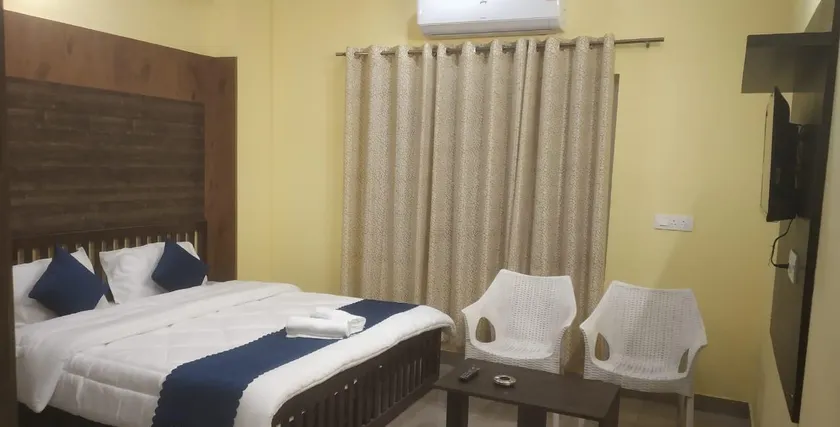 Hotel Ganga Vista - Image 1