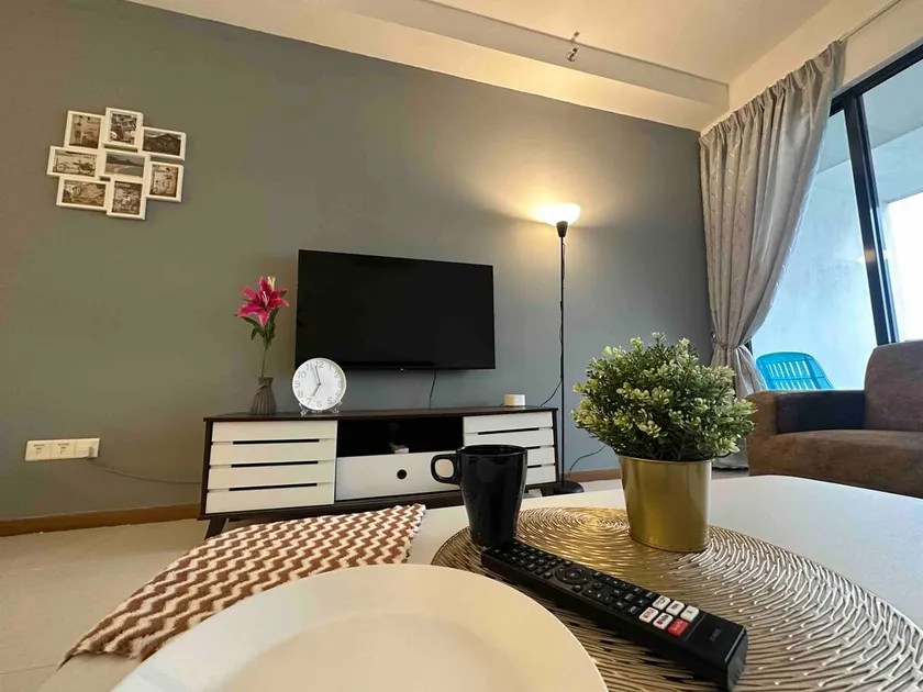 LM HomeyB 3BR Coastline Family Suite for 4-14 Pax with Nexflix & Coway Water Purifier - Image 1