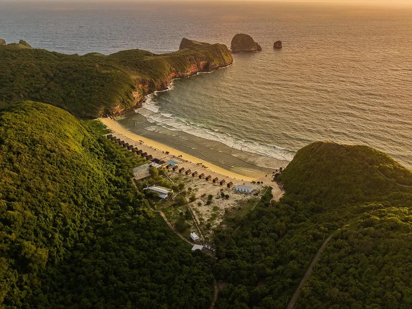 UMARIMBA Beach Lodge - Image 1