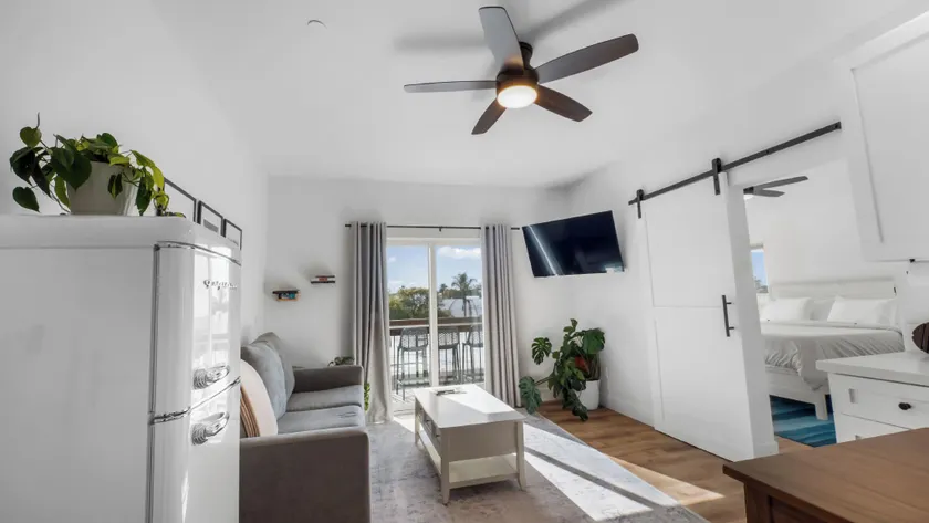 Rise Suites Oceanside - Image 1