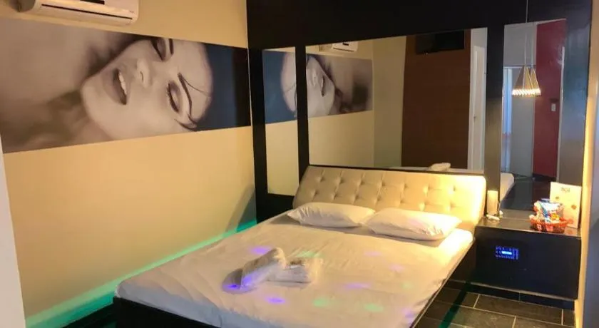 IBIZA GOLDEN MOTEL - Image 1