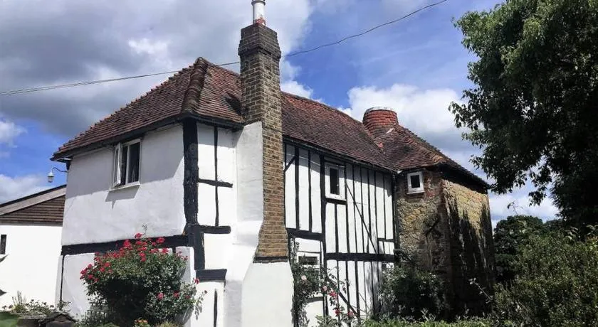 Ockhams Farm Guest House - Image 1