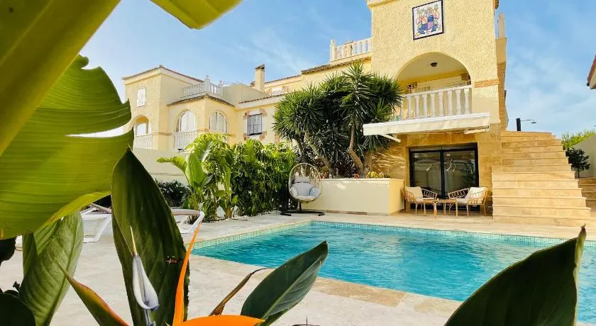 Casa Azure - Image 1
