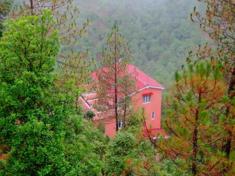 Whispering Heights Hotel - Image 1