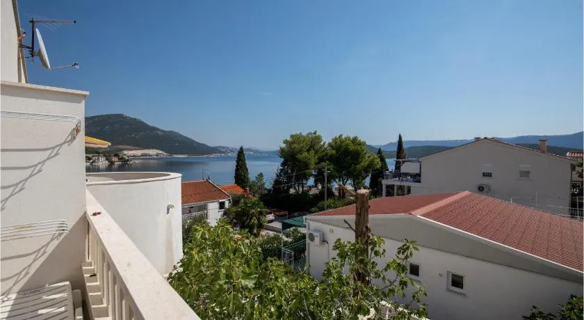 Beautiful Apartment In Klek With House Sea View - Image 1