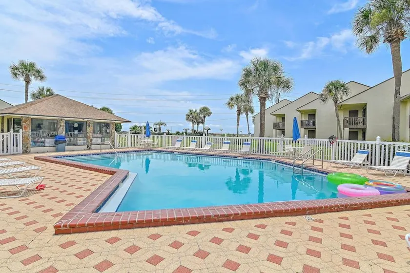 Blue Surf Townhomes 23 by Newman-Dailey - Image 1
