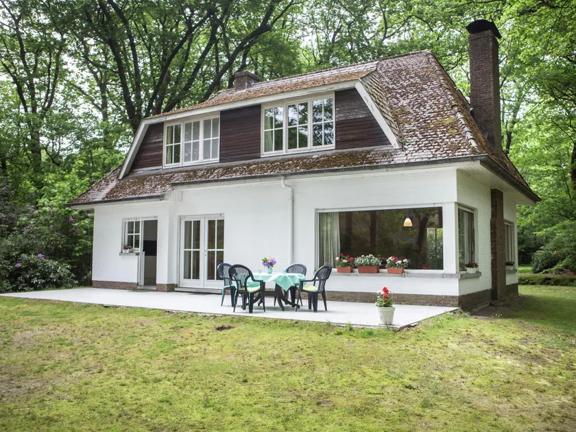 This atmospheric holiday home - Image 1