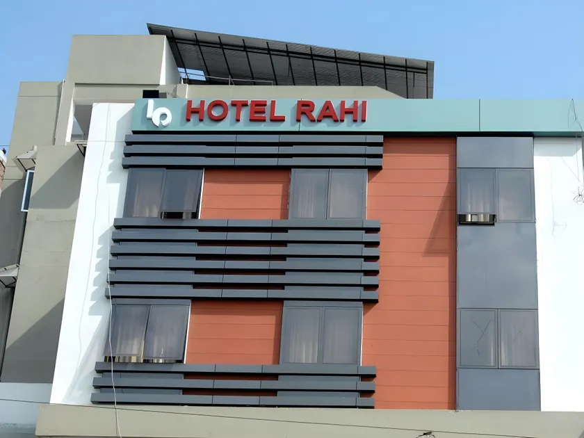Hotel Rahi Local Unmarried NRI not alloewed - Image 1