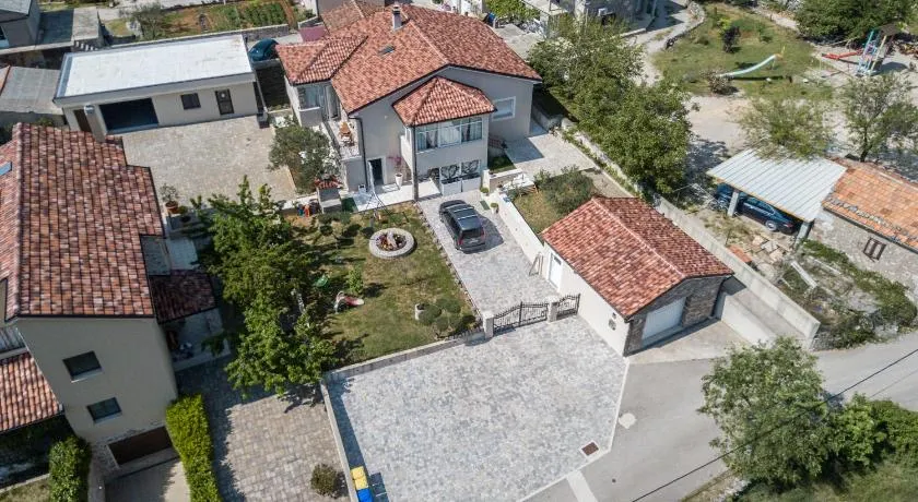 New&Modern apartment Dora - Image 1