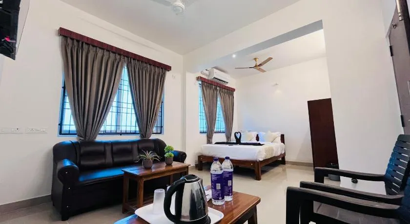 THE PLAZA, Very Close to Indira Gandhi Square, Near Sri Kamatchi Hotel, 100 feet Road, PONDICHERRY - BMC - Image 1