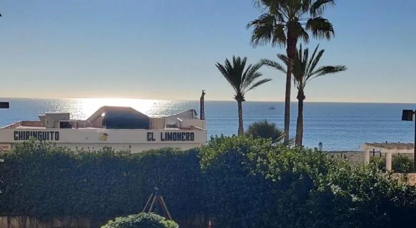 Ferienwohnung '1line Beach' mit Meerblick, WLAN und Klimaanlage - Image 1
