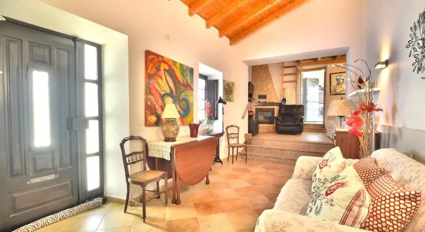 BeGuest Alcantarilha Family Home - Image 1