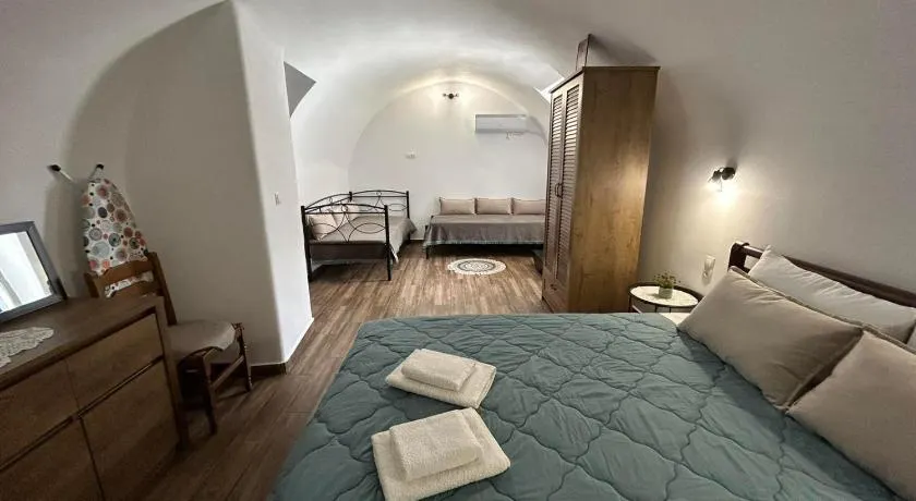 Nikolas House - ΤΟ ΣΠΙΤΙ ΤΟΥ ΝΙΚΟΛΑ - Image 1