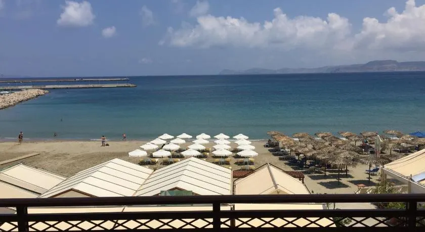 Apollon Hotel - Image 1