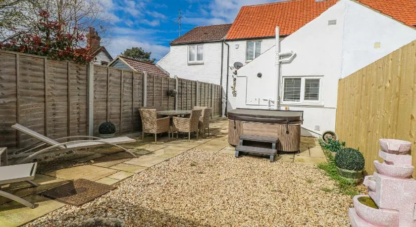 17 Woodside Avenue - Image 1