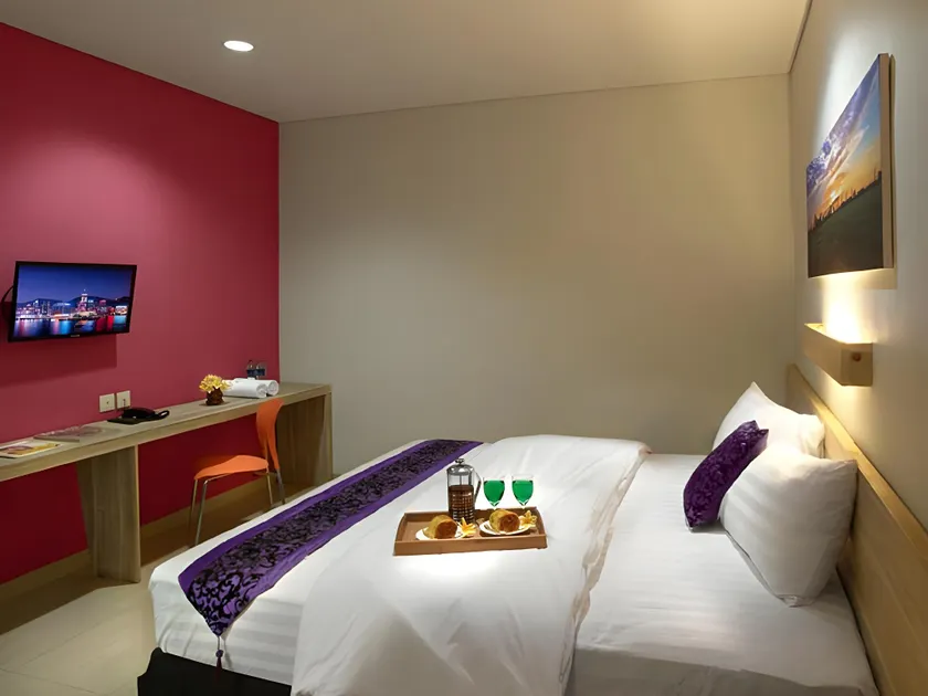 Life Puri Hotel Surabaya - Image 1