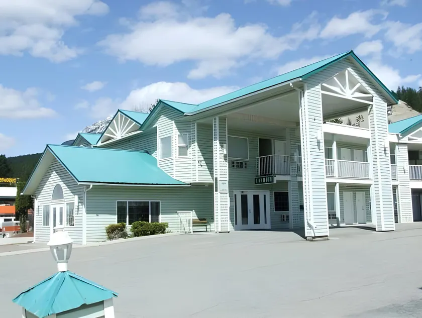 Ponderosa Motor Inn - Image 1