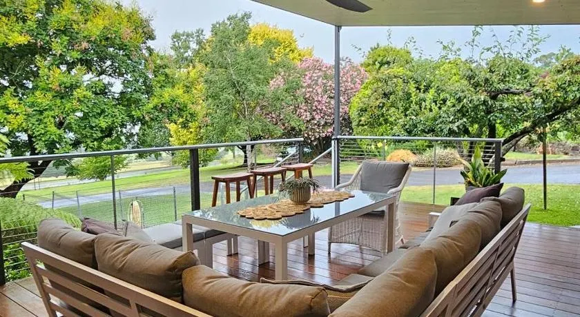Perfect Country Home - Image 1