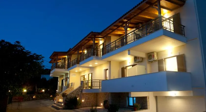 Georgio Seaside Hotel - Image 1