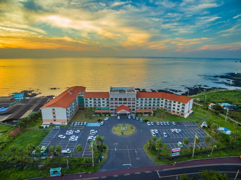 Jeju Ilsung Beach Condo - Image 1
