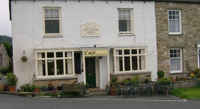 Ivy Cottage Bed & Breakfast - Image 1