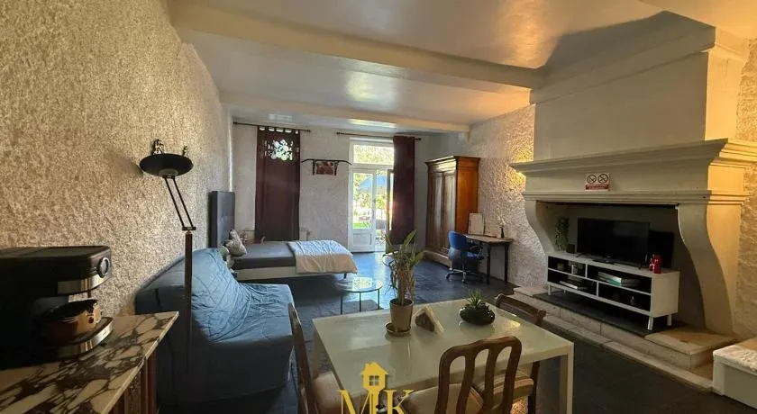 Studio RDC avec terrasse - Image 1