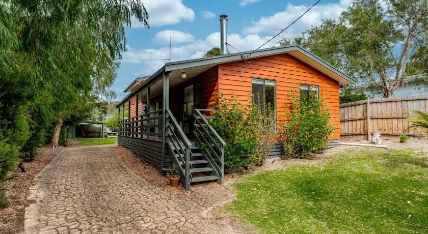 Wavelength Free Wifi and Pet Friendly outside only - Image 1