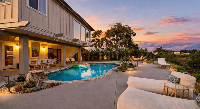 Backyard Oasis Renovated 10min to Beach Villa - Image 1