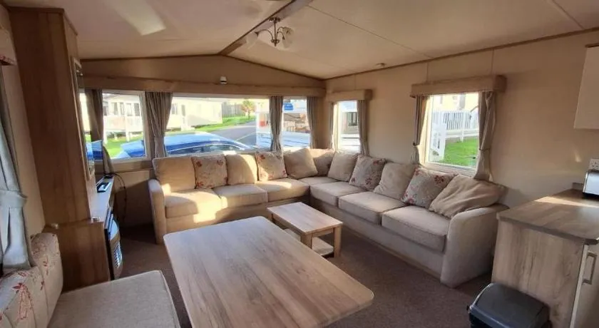 NB166 - Porth Bay Hideaway - Image 1