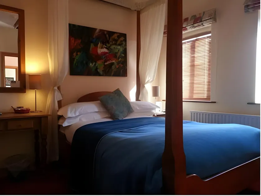 Dingle Marina Lodge - Image 1