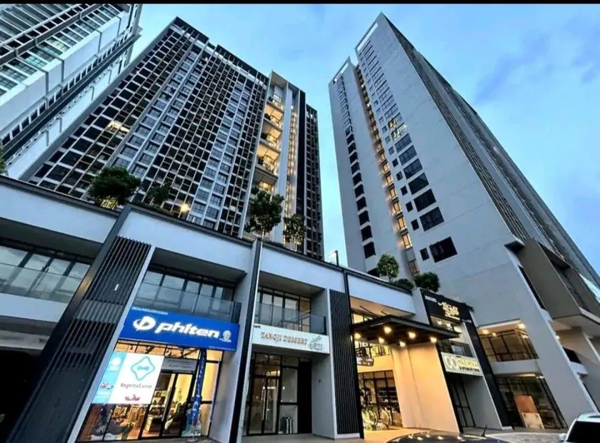 Sky Trees Serviced Apartment Bukit Indah Johor - Image 1