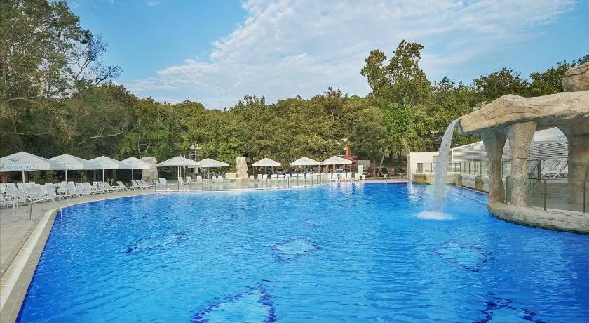 Hotel Forest Beach - Image 1