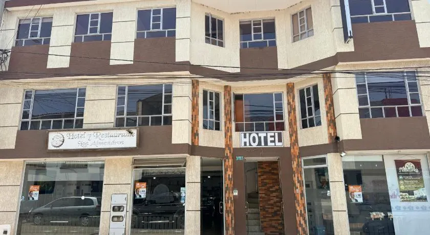 Hotel y Restaurante Los Almendros - Image 1