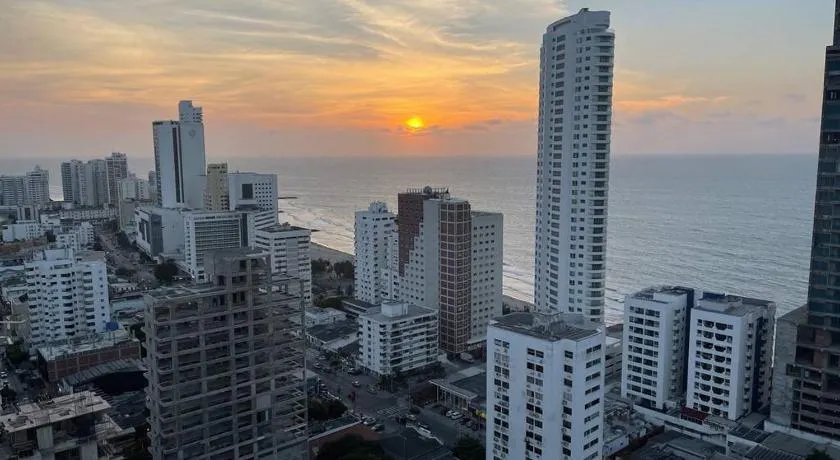 Infinitum Bocagrande-Piso 26-Apartamento Nuevo - Image 1