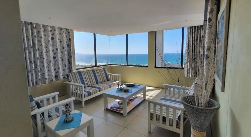 Accommodation Front - Tastefully Furnished 6 Sleeper with Ocean Views - Image 1