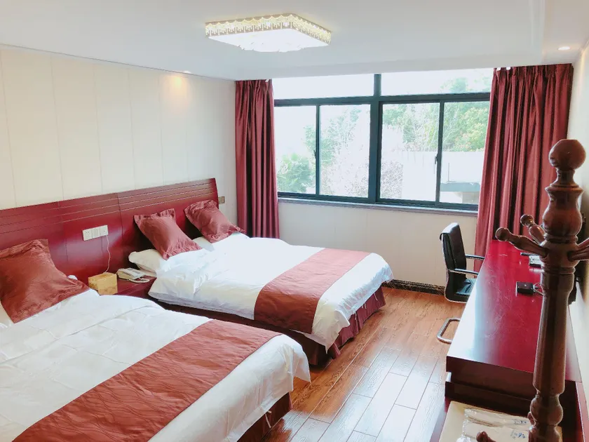 Wuxi Oriental Hotel - Image 1