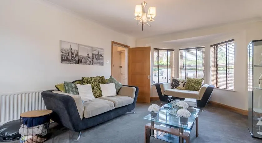 Comfortable home Langdon Hills - Pass the Keys - Image 1