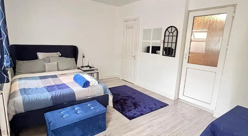 Cosy Rooms - Image 1